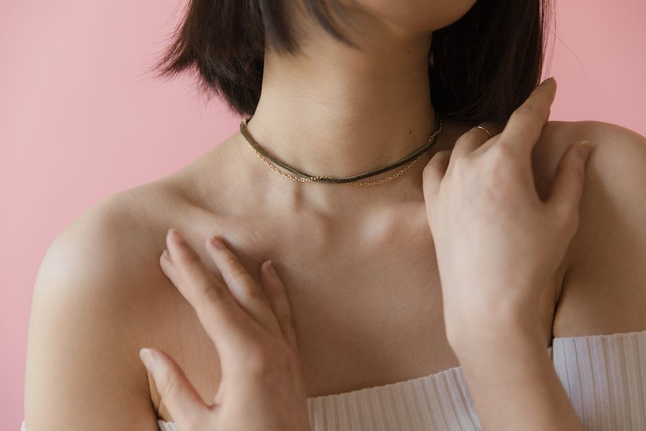 Bijoux minimalistes : nos indispensables faciles